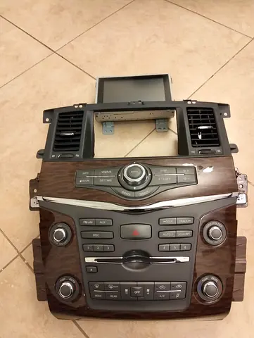 Nissan Patrol SE 2014 Infotainment genuine parts