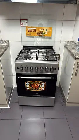 فرن ومكرويف بحاله شبه حديد