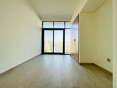 FREE CHILLER // STUDIO APARTMENT WITH FITTED KITCHEN