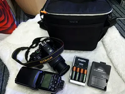 Nikon D 5600 and SPEEDLIGHT SB900 FOR SALE
