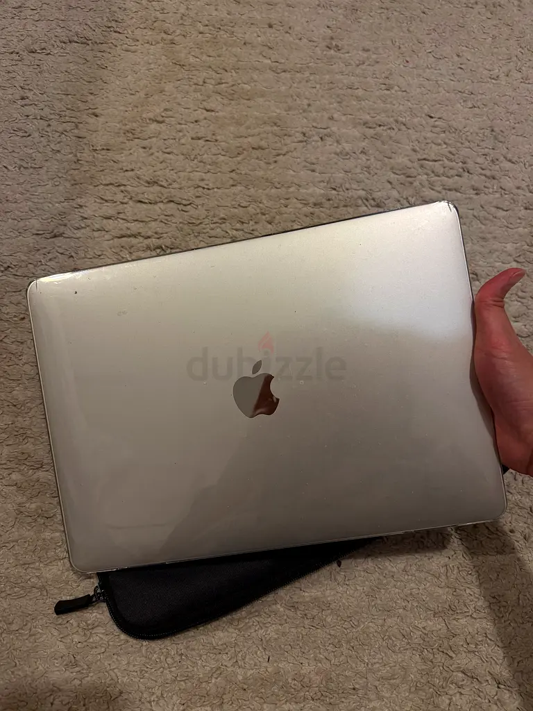 Apple MacBook PRO - Sleek and Powerful Laptop65073410418561115