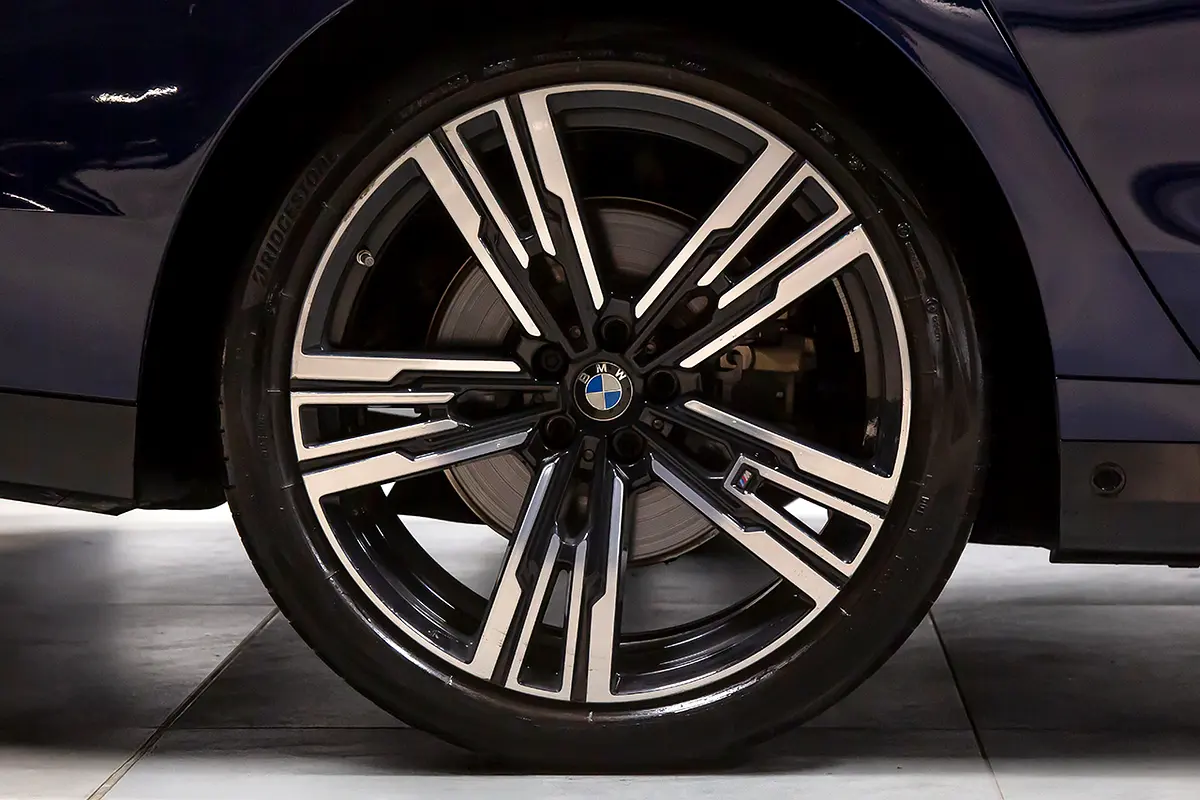 BMW 7-Series 2024