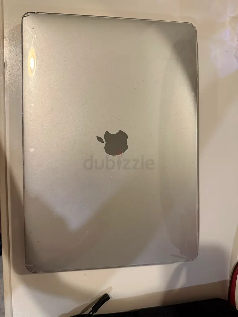 Apple MacBook PRO - Sleek and Powerful Laptop65073410418561111