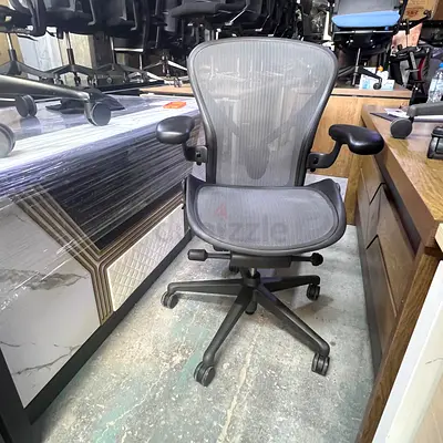 Herman Miller Remastered chair size B