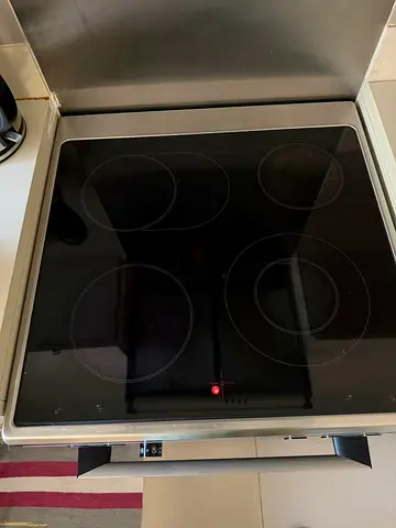 Fredelvry Siemens electric cooker new model 60 x 60 cm