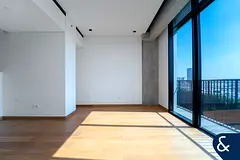 Studio | Vacant | Rare To Market | High End