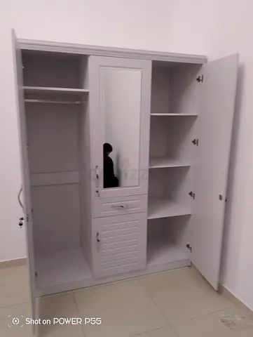 3 door wardrobe selling