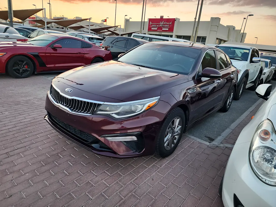 Kia Optima 2020 — photo 1 of 5