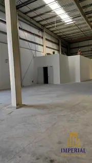 Spacious Warehouse for Rent in Umm Al Thuoob
