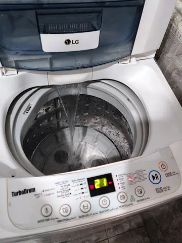 LG TurboDrum Washing Machine in Great Condition