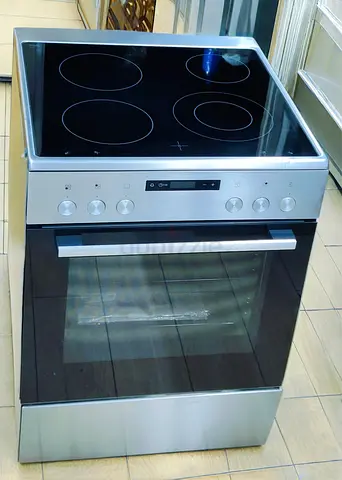 Modern premium Siemens 4-Hobs Electric Ceramic Cooker – 60×60 cm – Italian Engineering