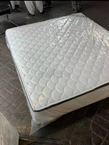 160x200cm queen size available.  Soft and medium hard available.  Same day delivery available