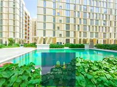 A partition studio is available for rent in Al Mamsha