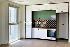 STYLISH MODERN UNIT | CORNER UNIT | PRIME LOCATION | VACANT