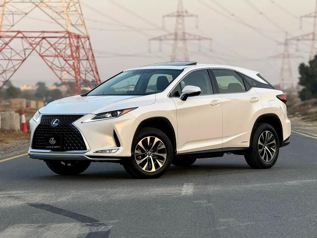 Lexus RX-Series 2020 — photo 1 of 10