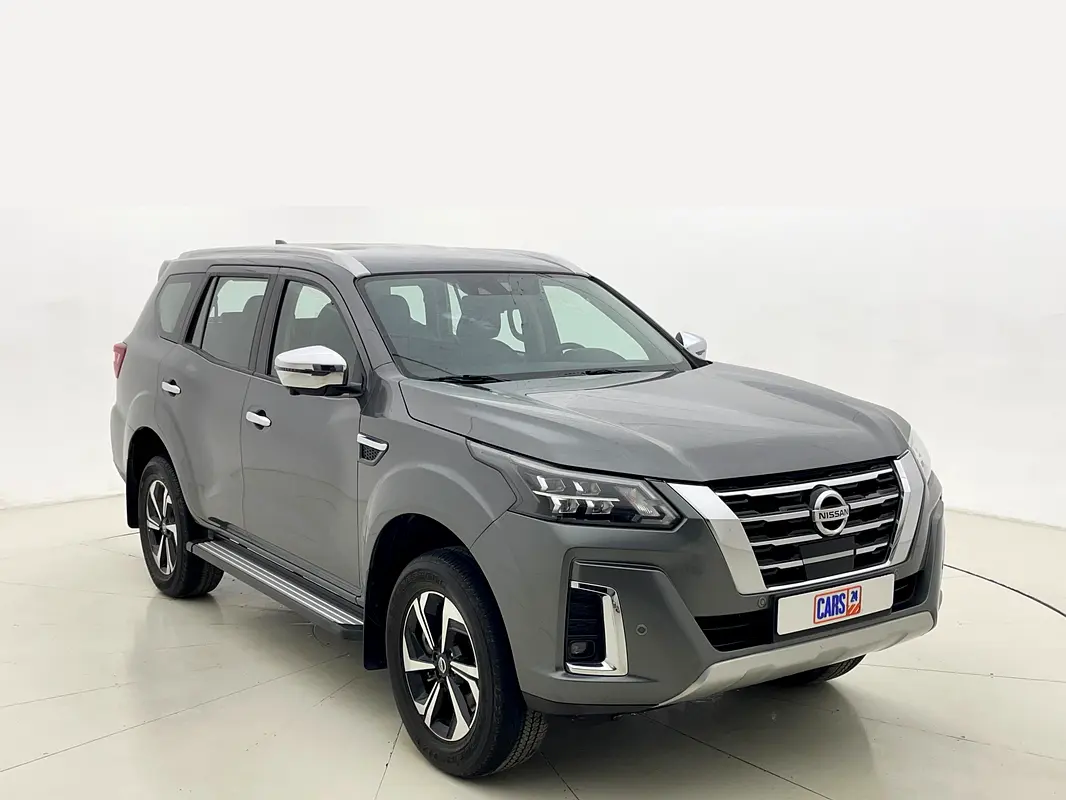 Nissan Xterra 2023 — photo 1 of 13