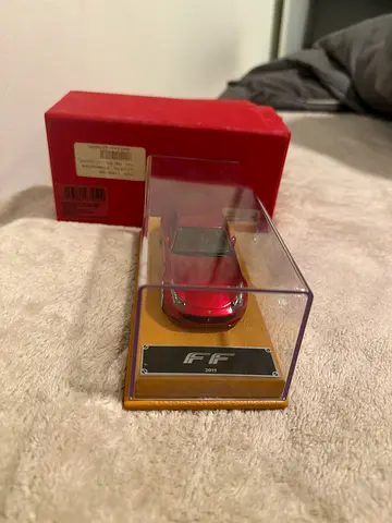 MR Collection 1:43 Ferrari FF (2011) – Rosso Maranello Metallic – Stitched Leather Base