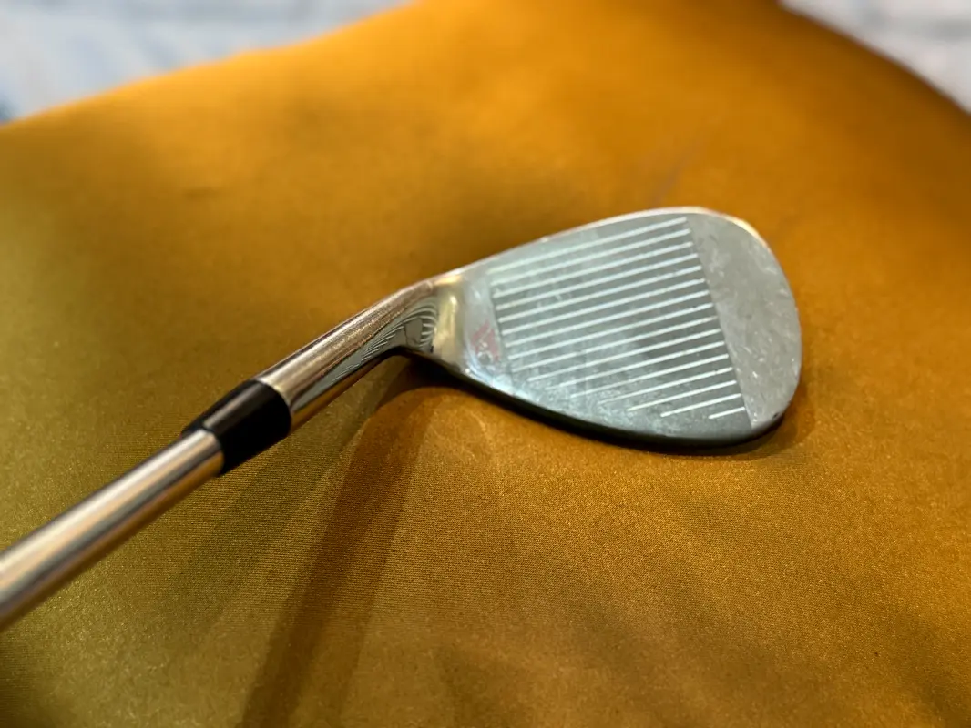 Comprendre les degrés des wedges au golf : types, angles et techniques
