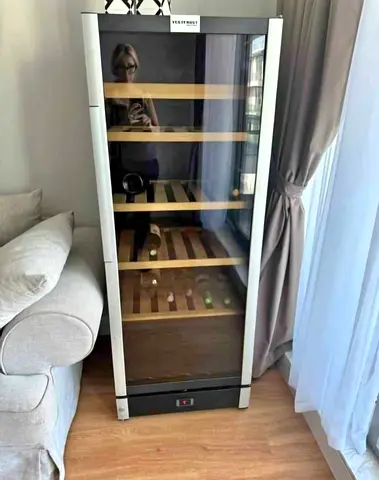 Vestfrost wine fridge 147 bottels freestanding beverage cooler
