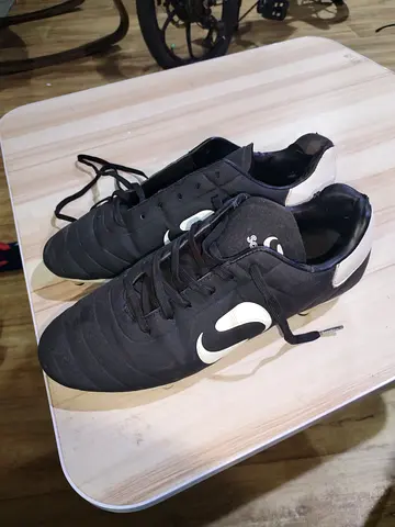 Pre-owned Soccer Shoes for Sale size 41