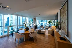 Fully Upgraded Unit | Lake View | VOT