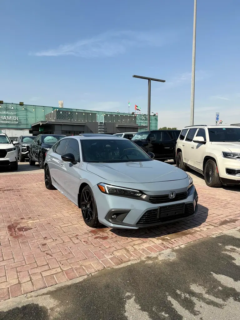 Honda Civic 2022 — photo 1 of 10