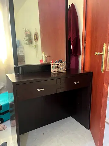 Stylish Modern Dresser with Drawers