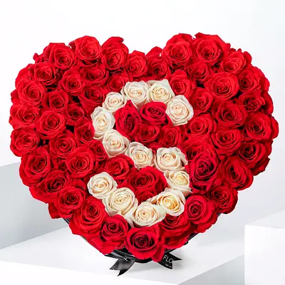 Custom Letter Heart Rose Box – Luxury Flower Arrangement