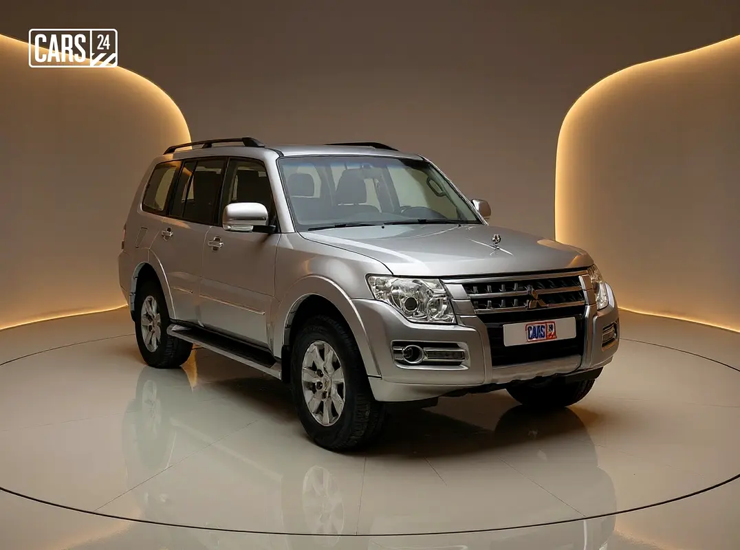 Mitsubishi Pajero 2020 — photo 1 of 13