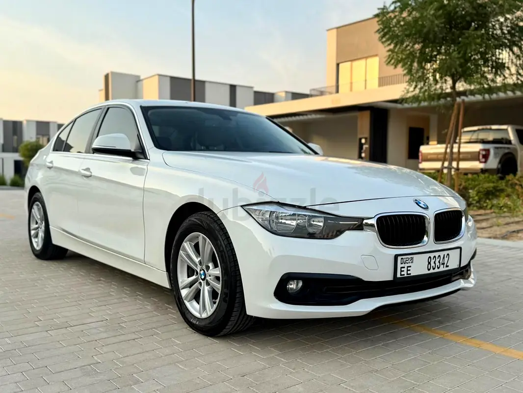 320i