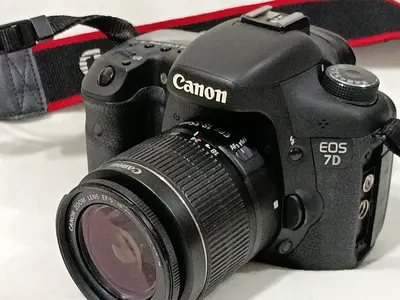 CANON EOS 7D DSLR CAMERA