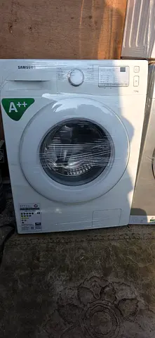 Samsung Front Load Washing Machine - Like New Condition