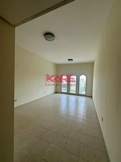 Close to Metro Studio For Rent