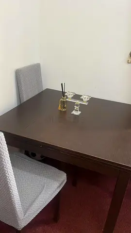 Ikea extendable dinning table with chairs