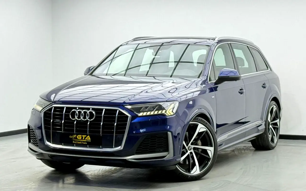 Audi Q7 2021 — photo 1 of 17
