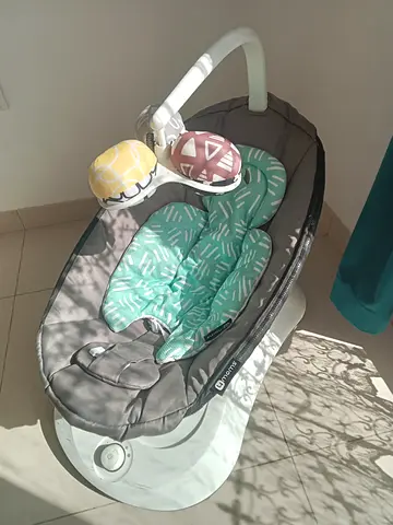 Gently Used Electrical 4Moms Baby Rocker