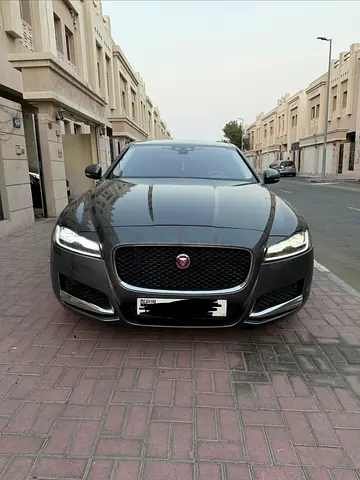Jaguar XF - Portfolio - Fully loaded