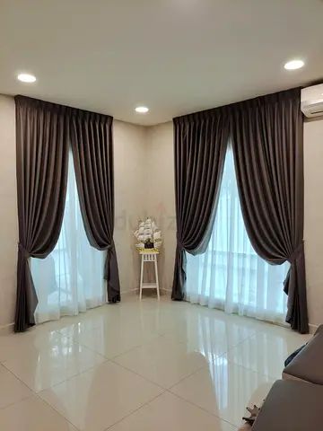 Elegant Floor-Length Curtains for a Stylish Touch