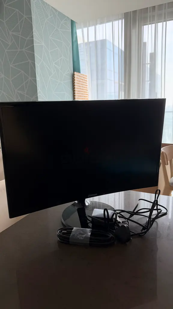 Full HD Monitor for Sale - Excellent Condition