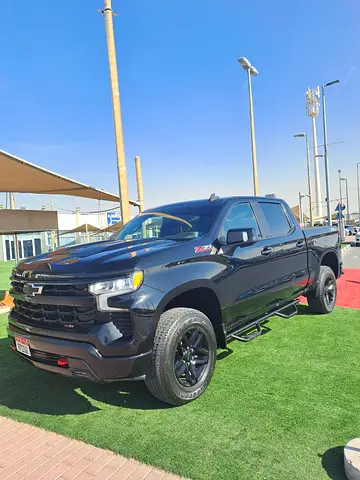 CHEVROLET SILVERADO LT 2023 GCC 4 DOOR VERY CLEAN CAR NO ACCIDENT NO REPAINT