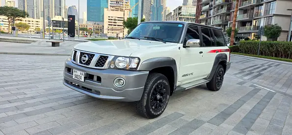 2019 Nissan patrol super safari ( manual Transmission)