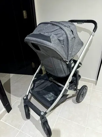 UPPER BABY - CRUZ STROLLER  STRONG, ALSO HAS ADD ON CLIPS FOR CYBEX INCLUDED FOR ADDED EASE.