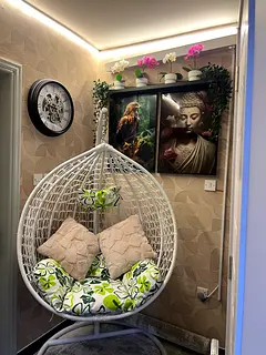 Private room available immediate for singles