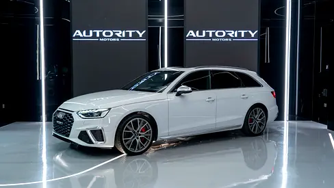 صورة 4 لـ 2021 AUDI RS4