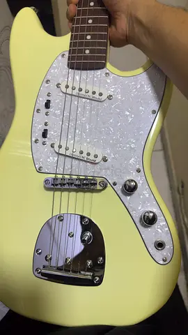 Stylish Electric Guitar in Great Condition