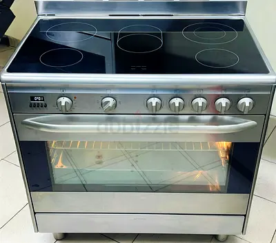 Smeg 5-Hobs Electric Ceramic Cooker – 90 cm – Premium Italian Design