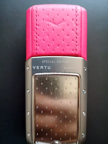 Vertu Ascent Special Edition Summer Season Strawberry