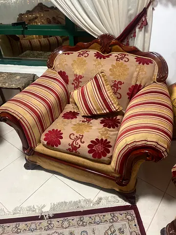 Elegant Vintage Sofa with Floral Design
