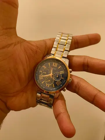 GUESS WATCH Stylish Chronograph Watch with EleganT Design . Have some scratches