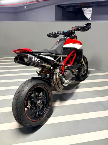 SC Project CR-TM2 Carbon only used 500km on Ducati Hypermotard 950